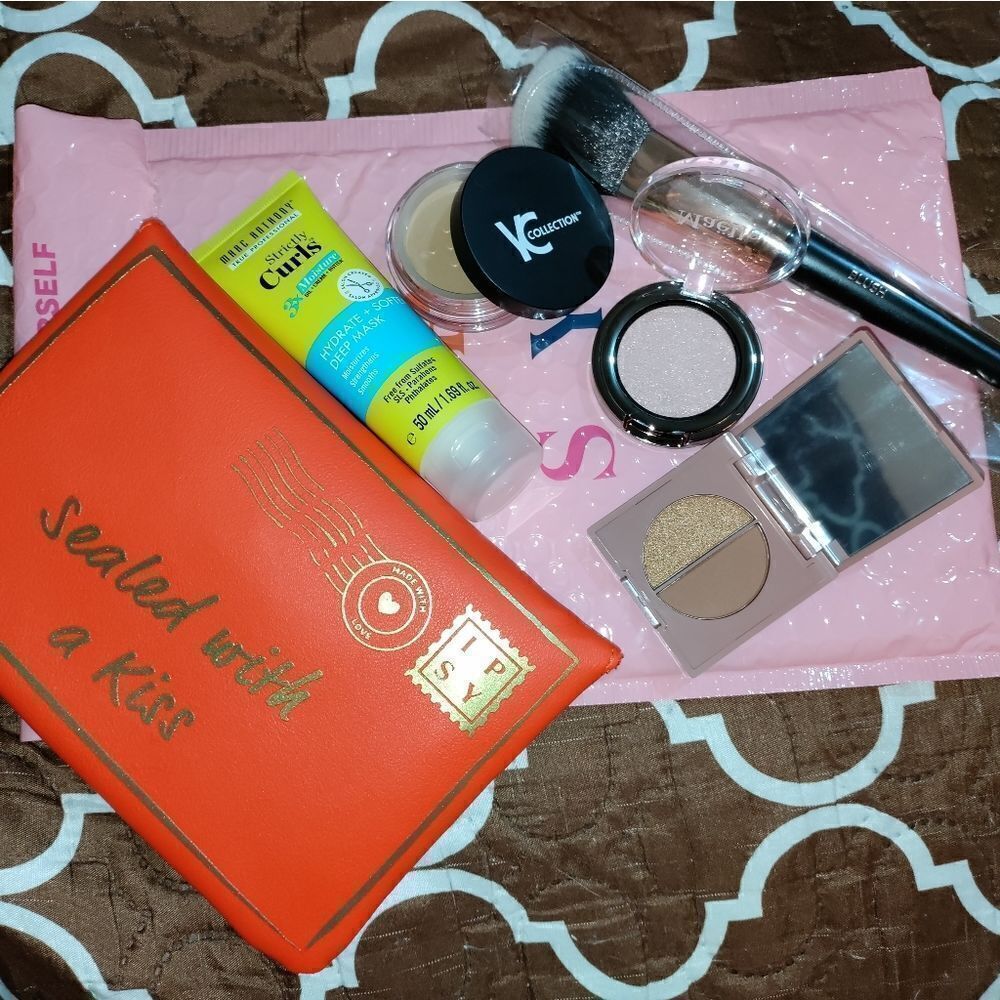 Make up bundle - Picture 6 of 7